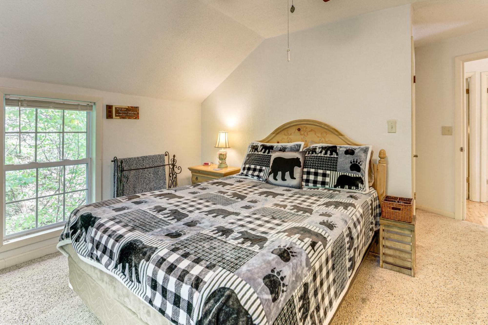 Bryson City Cottage With Hot Tub And Waterfall Views! Exteriör bild