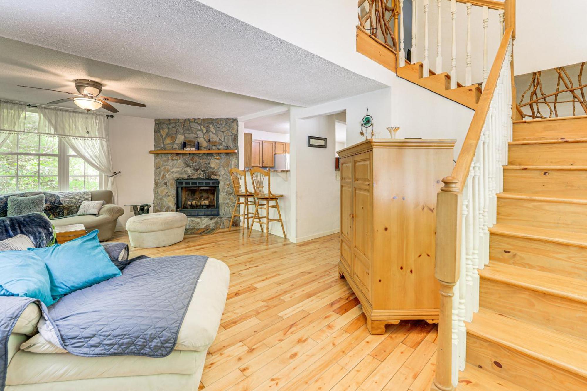 Bryson City Cottage With Hot Tub And Waterfall Views! Exteriör bild
