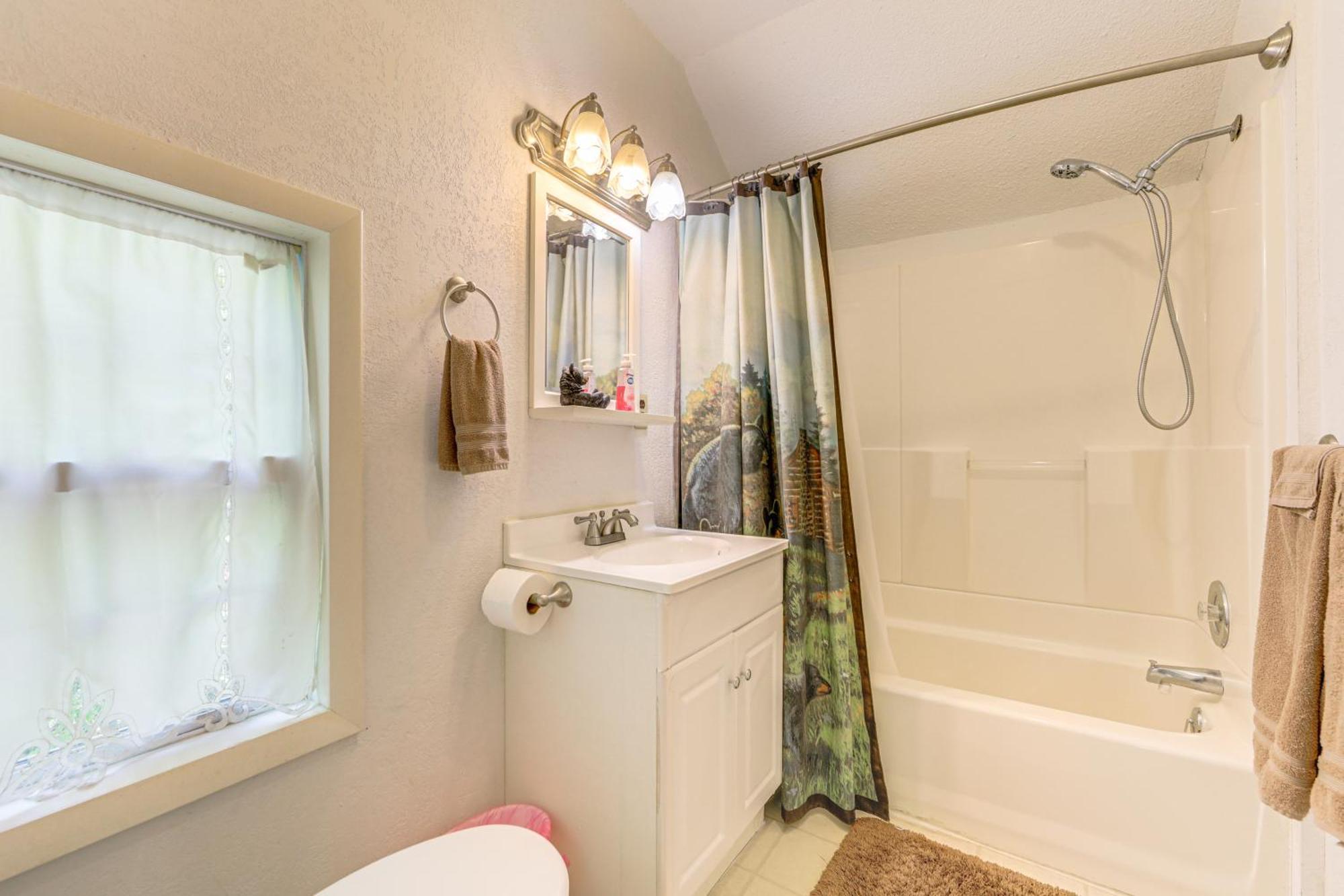 Bryson City Cottage With Hot Tub And Waterfall Views! Exteriör bild