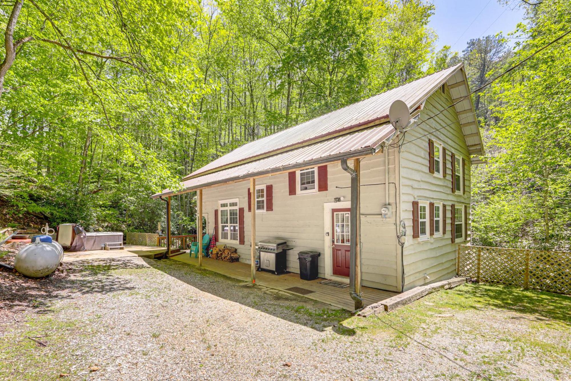 Bryson City Cottage With Hot Tub And Waterfall Views! Exteriör bild